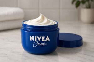 Je gebruikt Nivea crème helemaal VERKEERD: dit zijn 15 onbekende toepassingen van het iconische blauwe potje